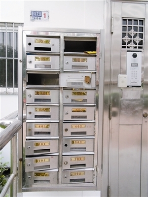 居民小区信报箱损坏严重，谁来管？
