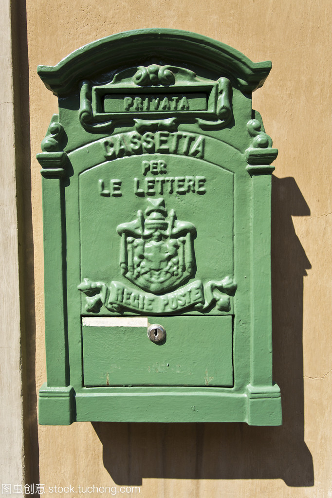 古色古香的信报箱 岁月沉淀的温情记忆